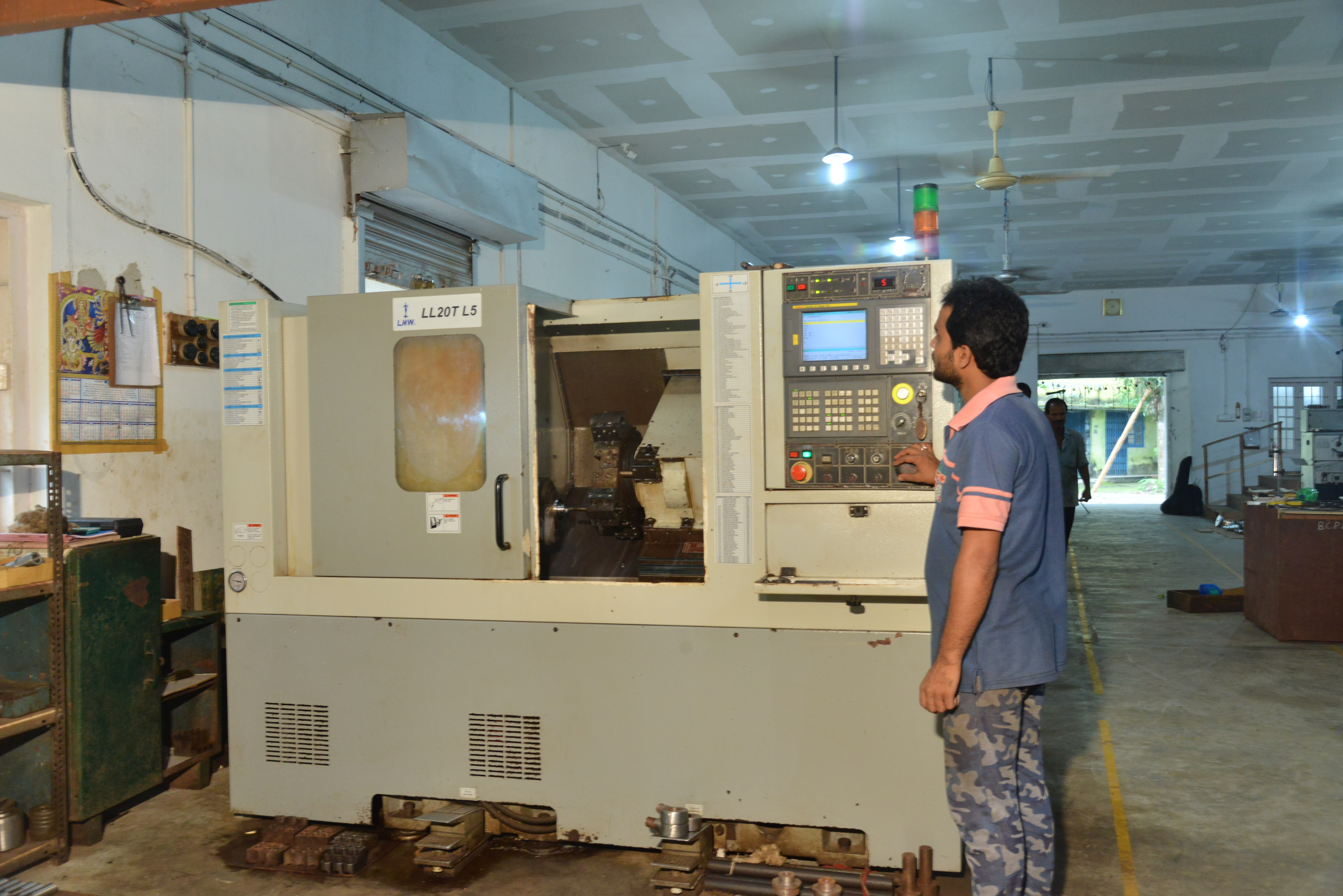 High precisionCNC Machine Model LMW